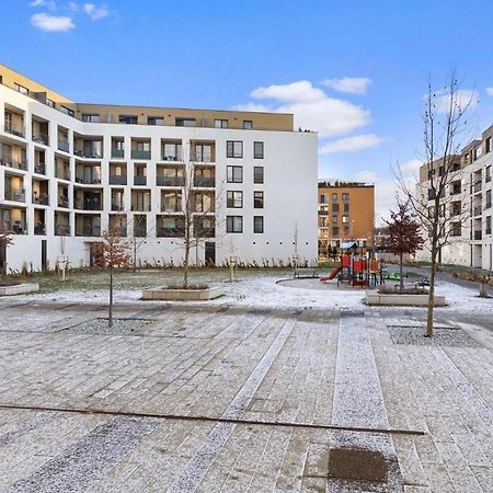 Sunflower - Modern Large Charming Apartment With Balcony Pozsony Kültér fotó