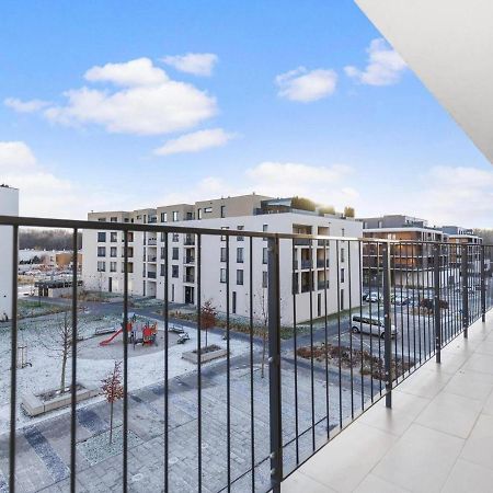 Sunflower - Modern Large Charming Apartment With Balcony Pozsony Kültér fotó