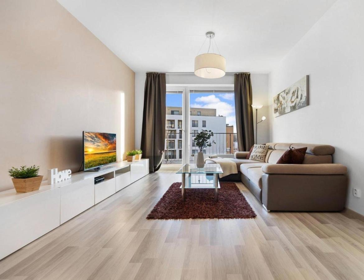Sunflower - Modern Large Charming Apartment With Balcony Pozsony Kültér fotó